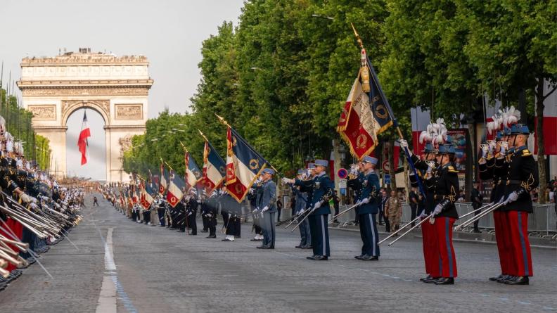Défilé des écoles au 14 juillet 2025 à Paris