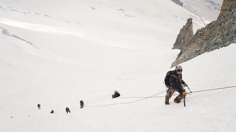 Conduite d'un groupe en montagne l'été, ©EMHM