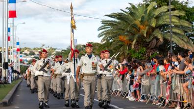 Défilé Fête nationale à Saint-Pierre pour le 2e RPIMa