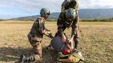 Découvrir la spécialité de parachutiste avec la PMP