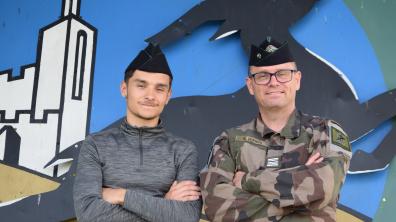 Valentin et le colonel Nicolas Vergos lors de la JDC