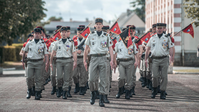 2e Compagnie de Combat du Génie en train de défiler durant une passation de commandement
