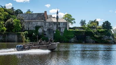Les EFG s'entrainant dans la Maine - Angers