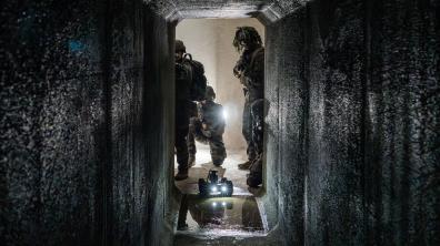 Exercice de reconnaissance dans les tunnels utilisant un minirobot.