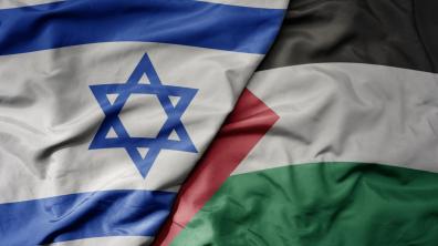 Drapeaux d'Israël et de la Palestine