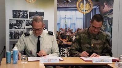 Signature du communiqué du 67e cycle par le CEMAT