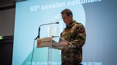 Prise de parole d'un concertant durant la 65e session nationale