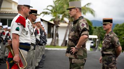 L'inspection de l'armée de Terre au DLEM