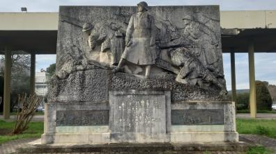 Monument aux morts de l’Artillerie et du Train des équipages sculpté par Marcel Gaumont © EMD