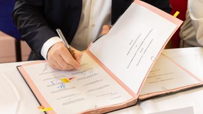 Signature de la convention armée collectivité © EMD