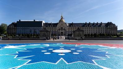 Rond point des bleuets aux Invalides