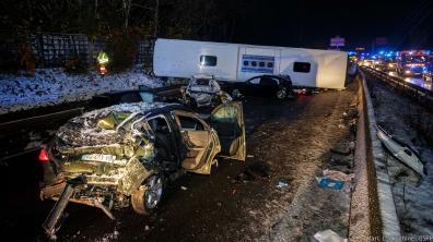 Accident grave de la circulation à Chevilly-Larue impliquant un car et plusieurs voitures