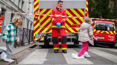 Enfants évacués lors d'une intervention à caractère chimique