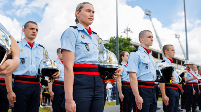 Recrues en fin de formation lors de leur cérémonie de remise de casque