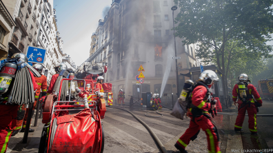 Violent feu d'appartement à Paris (6)