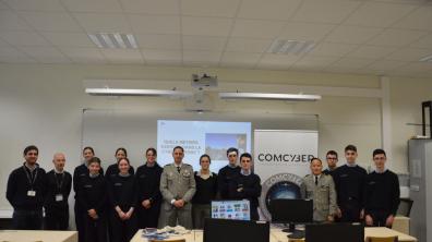 Photo de groupe des élèves du Prytanée avec le Colonel Pierson