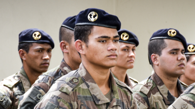 Marsouins de la 1re compagnie portant le béret des Troupes de marine