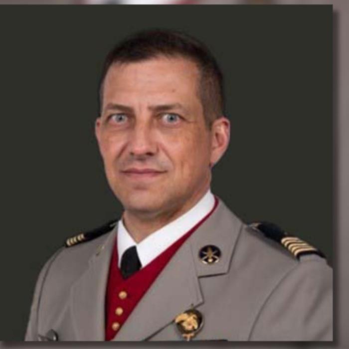 Colonel Hasard, secrétaire général.