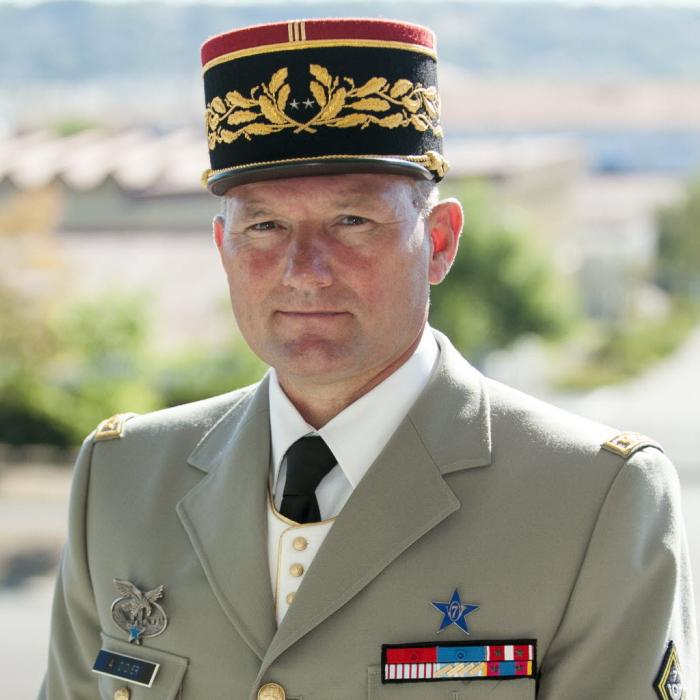 Portrait officiel général de brigade Alain Didier commandant l'ENSOA